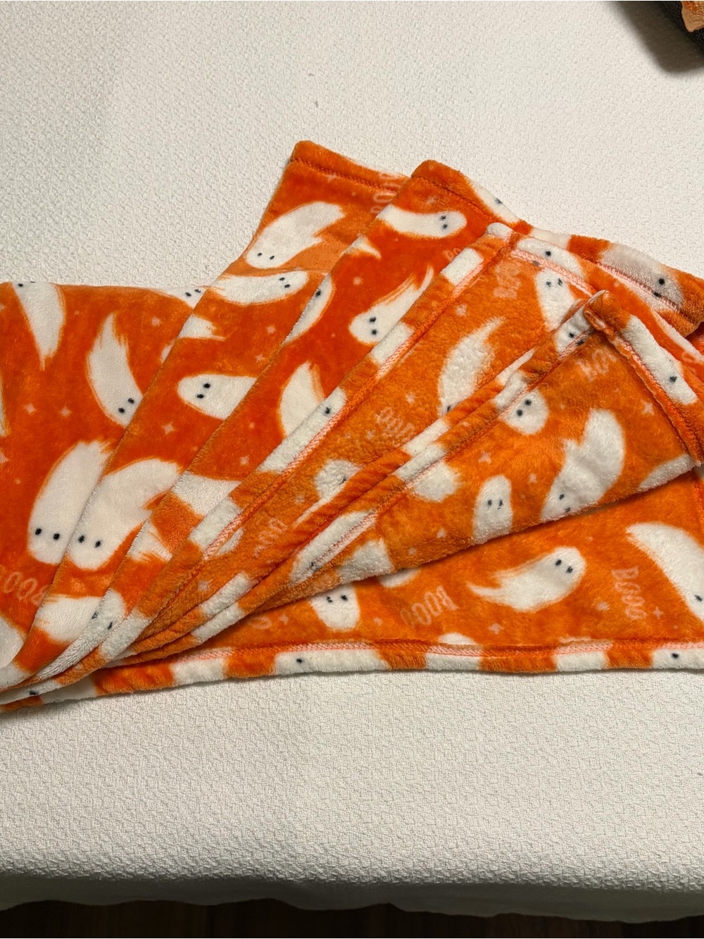 Cozy Halloween Ghost Throw Blanket - Orange